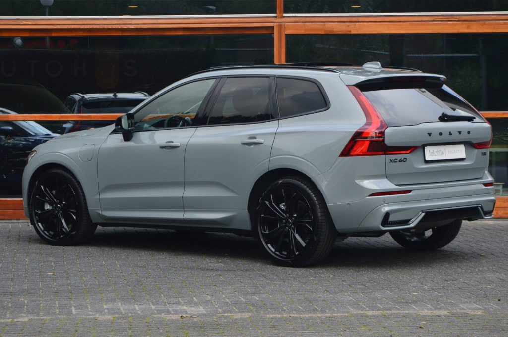Volvo XC60 T8 Hybrid AWD Ultra Black Edition - foto 4
