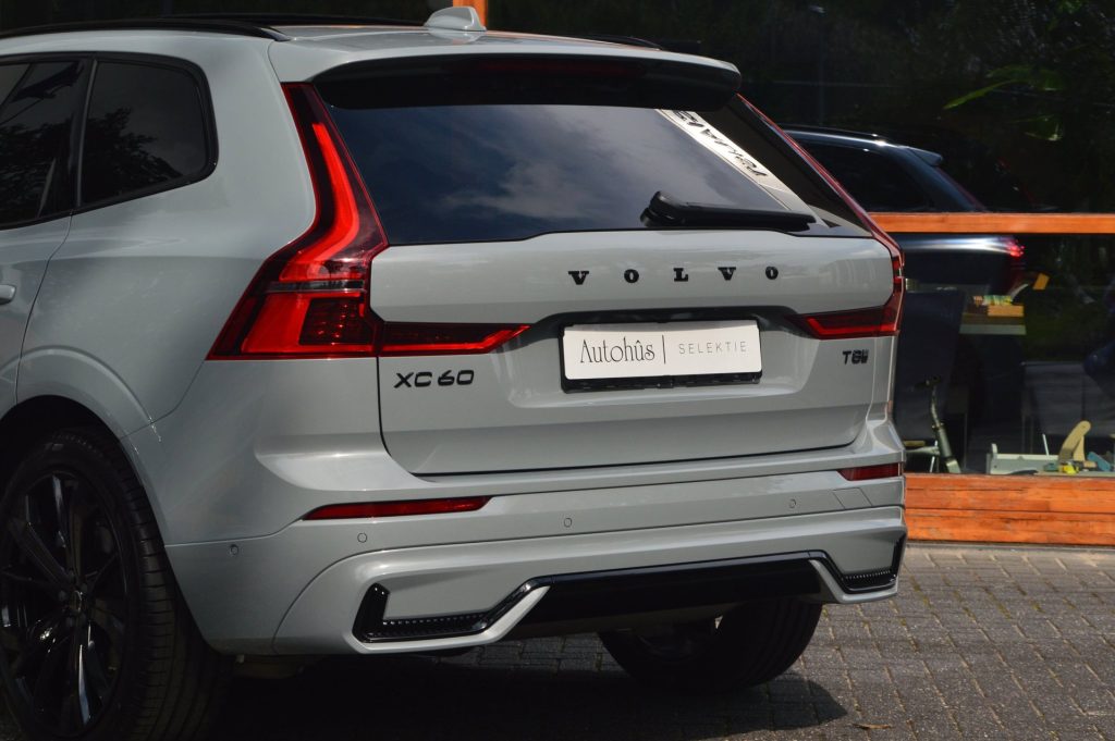 Volvo XC60 T8 Hybrid AWD Ultra Black Edition - foto 5