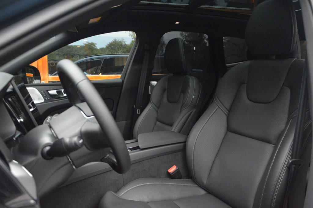 Volvo XC60 T8 Hybrid AWD Ultra Black Edition - foto 8