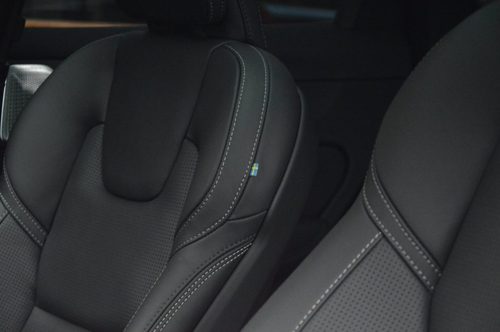 Volvo XC60 T8 Hybrid AWD Ultra Black Edition - foto 9