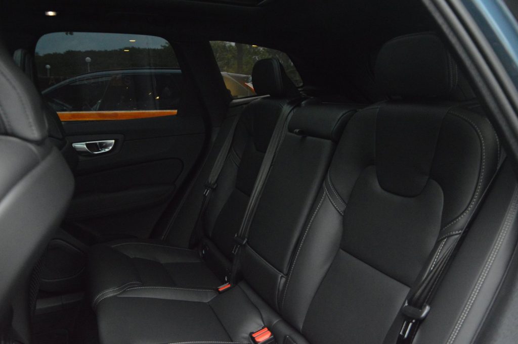 Volvo XC60 T8 Hybrid AWD Ultra Black Edition - foto 10