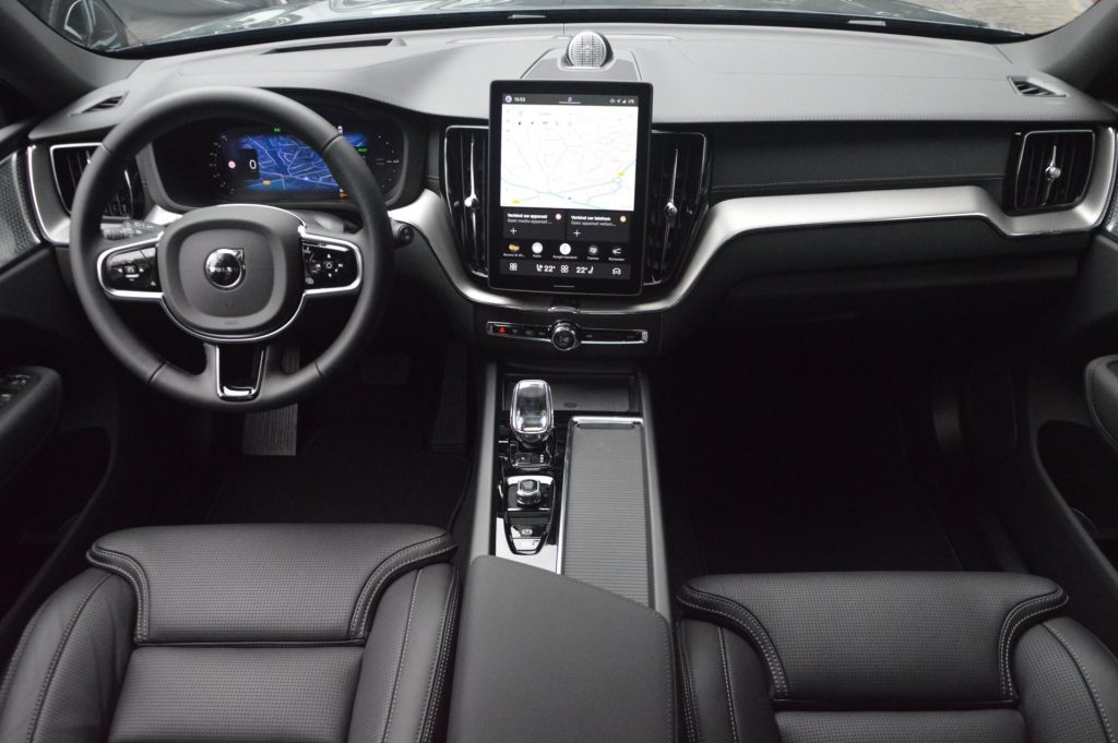 Volvo XC60 T8 Hybrid AWD Ultra Black Edition - foto 11