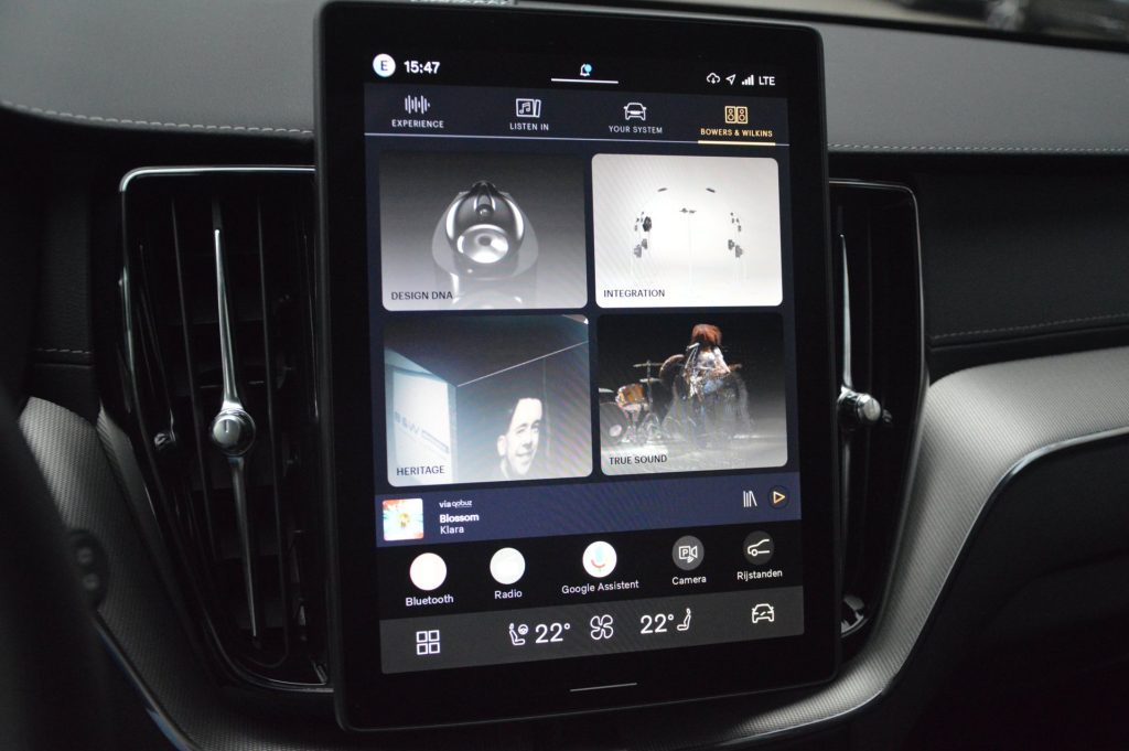 Volvo XC60 T8 Hybrid AWD Ultra Black Edition - foto 26