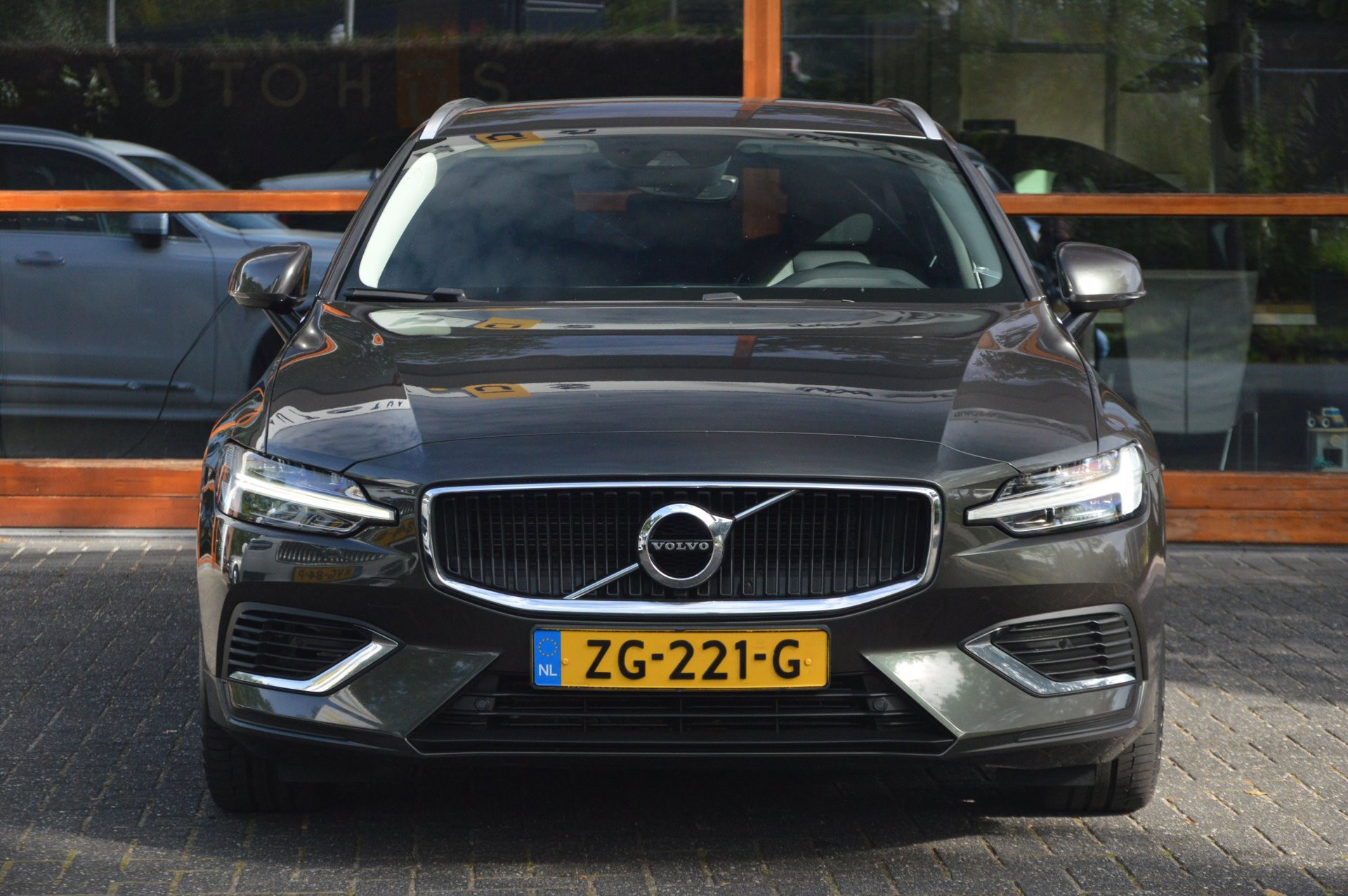 Volvo V60 T5 Momentum - foto 2