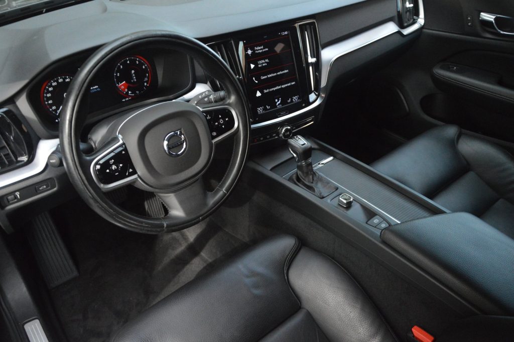 Volvo V60 T5 Momentum - foto 7