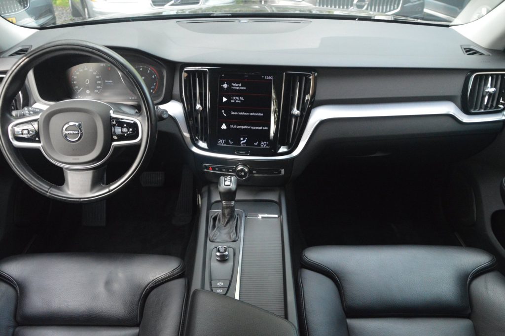 Volvo V60 T5 Momentum - foto 9