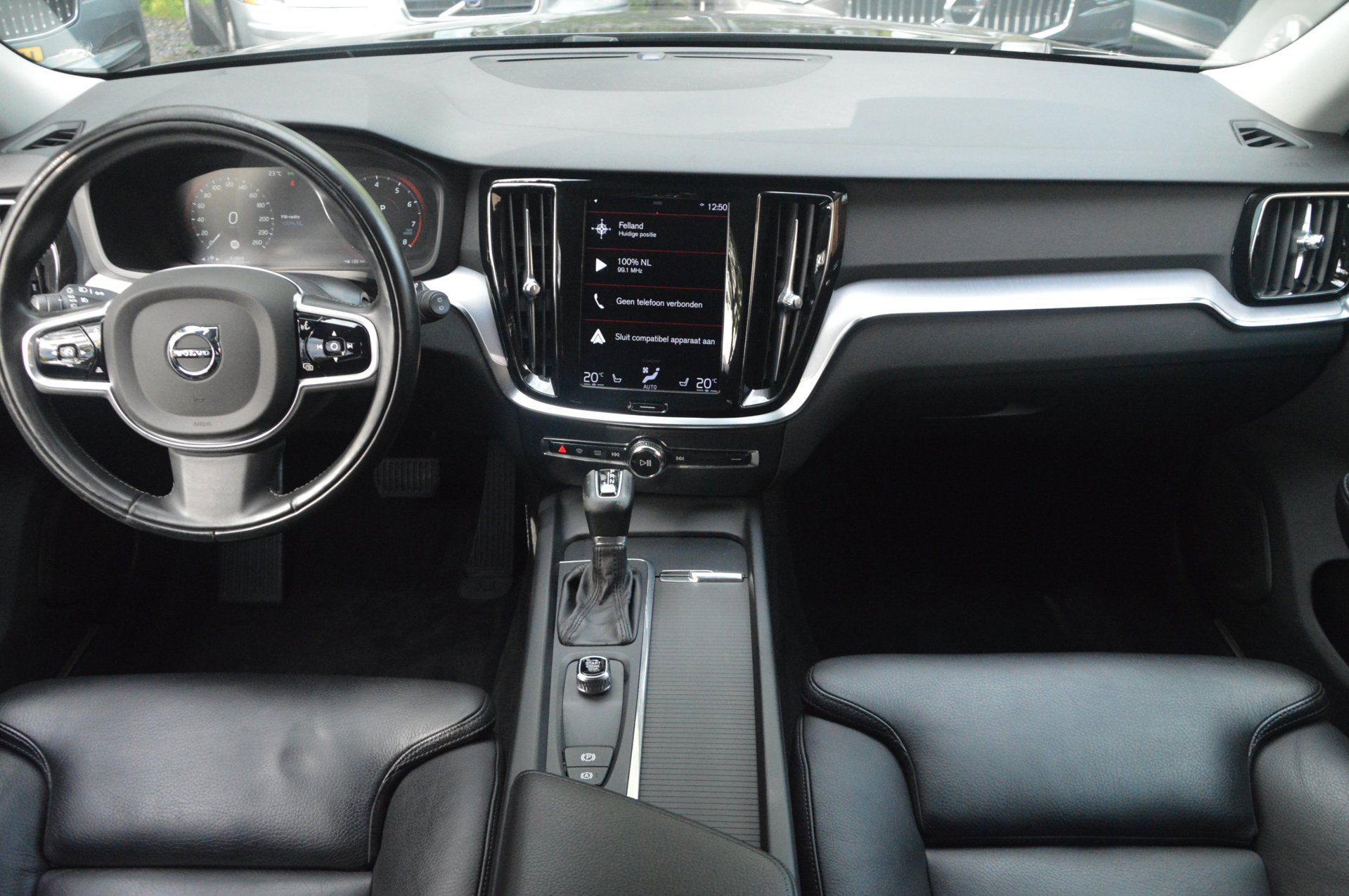 Volvo V60 T5 Momentum - foto 9