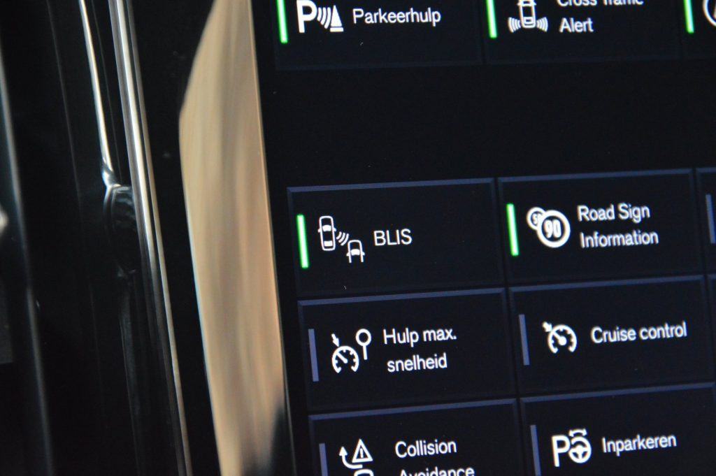 Volvo V60 T5 Momentum - foto 20