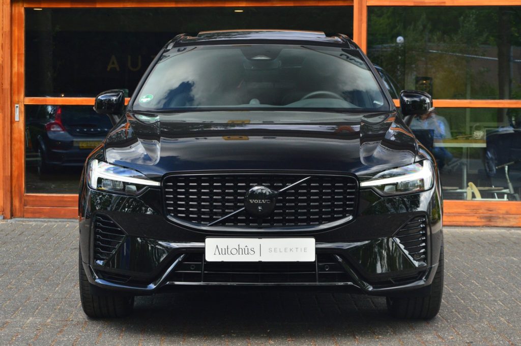 Volvo XC60 T8 Hybrid AWD Ultra Black Edition - foto 2