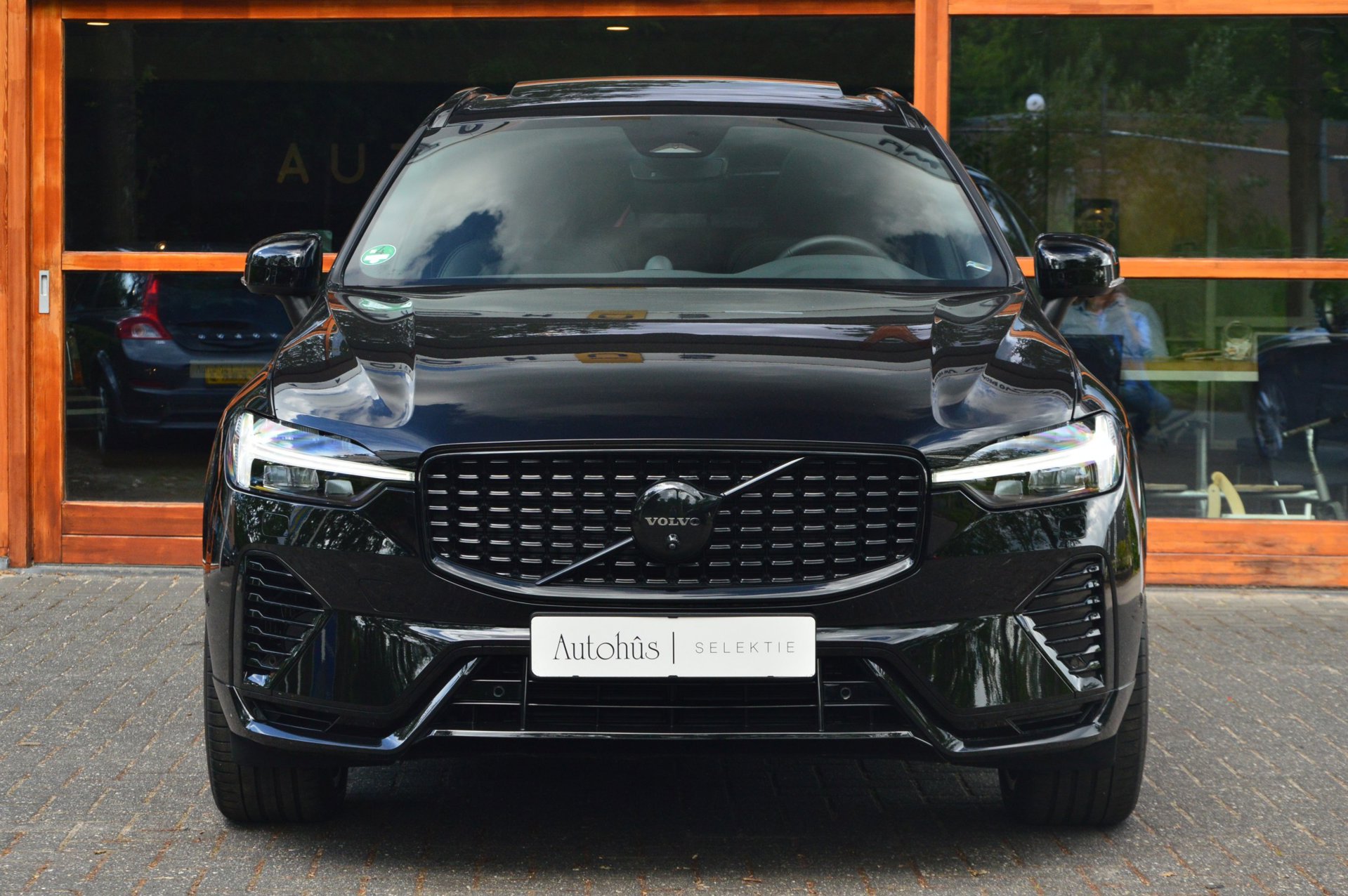 Volvo XC60 T8 Hybrid AWD Ultra Black Edition - foto 2