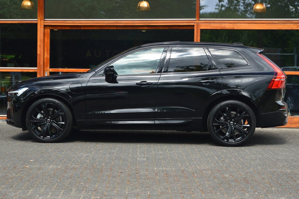 Volvo XC60 T8 Hybrid AWD Ultra Black Edition - foto 3