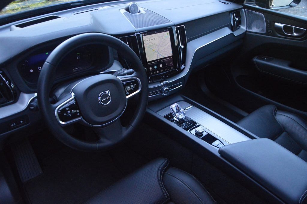 Volvo XC60 T8 Hybrid AWD Ultra Black Edition - foto 6