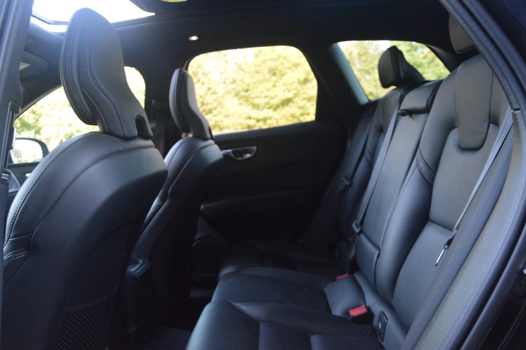 Volvo XC60 T8 Hybrid AWD Ultra Black Edition - foto 8