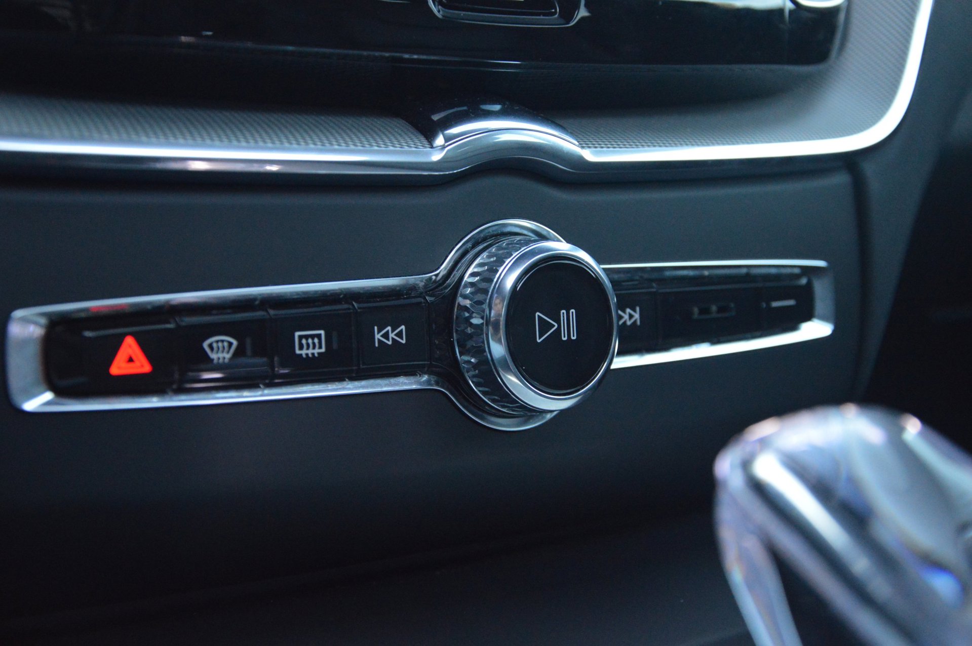 Volvo XC60 T8 Hybrid AWD Ultra Black Edition - foto 9