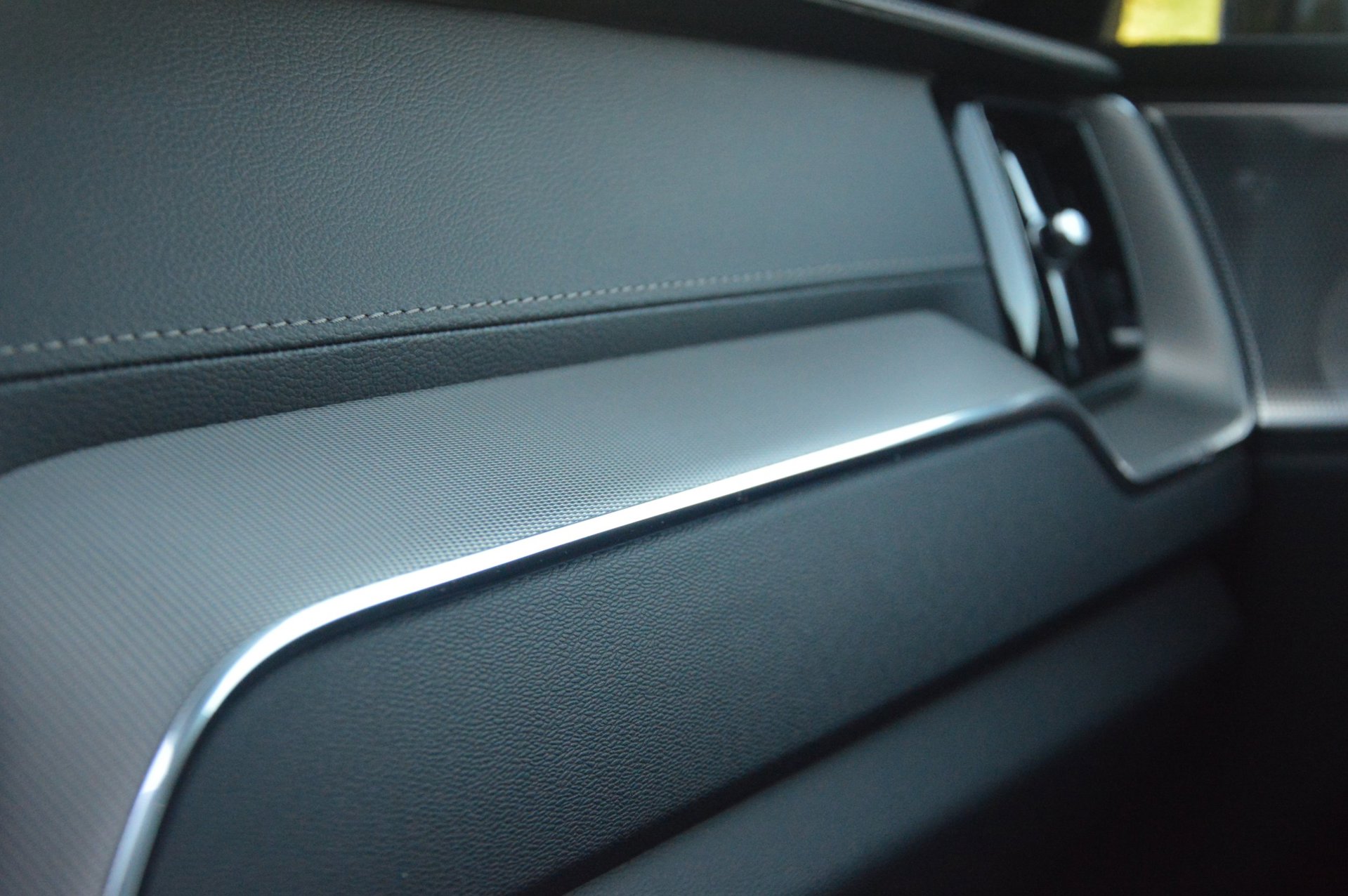 Volvo XC60 T8 Hybrid AWD Ultra Black Edition - foto 13