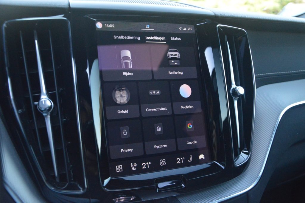 Volvo XC60 T8 Hybrid AWD Ultra Black Edition - foto 17