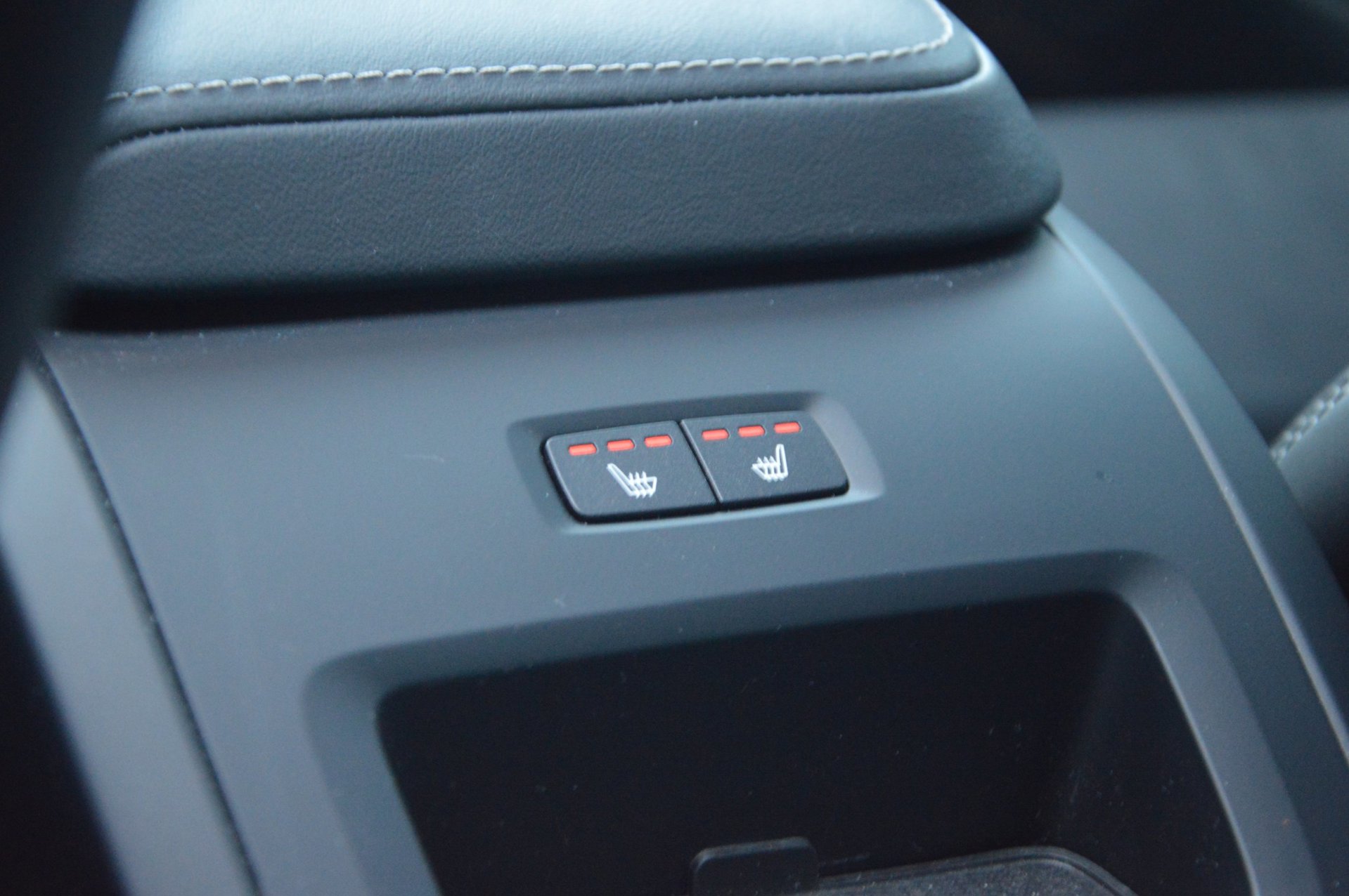 Volvo XC60 T8 Hybrid AWD Ultra Black Edition - foto 22