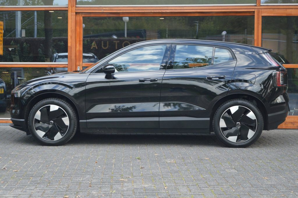 Volvo EX30 P5 Long Range 69 kWh - foto 3