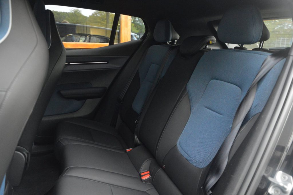 Volvo EX30 P5 Long Range 69 kWh - foto 8