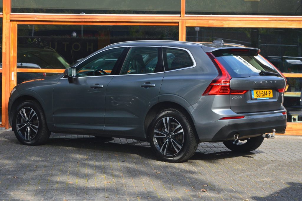 Volvo XC60 T5 Momentum - foto 4