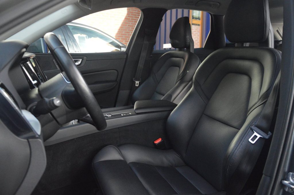 Volvo XC60 T5 Momentum - foto 5