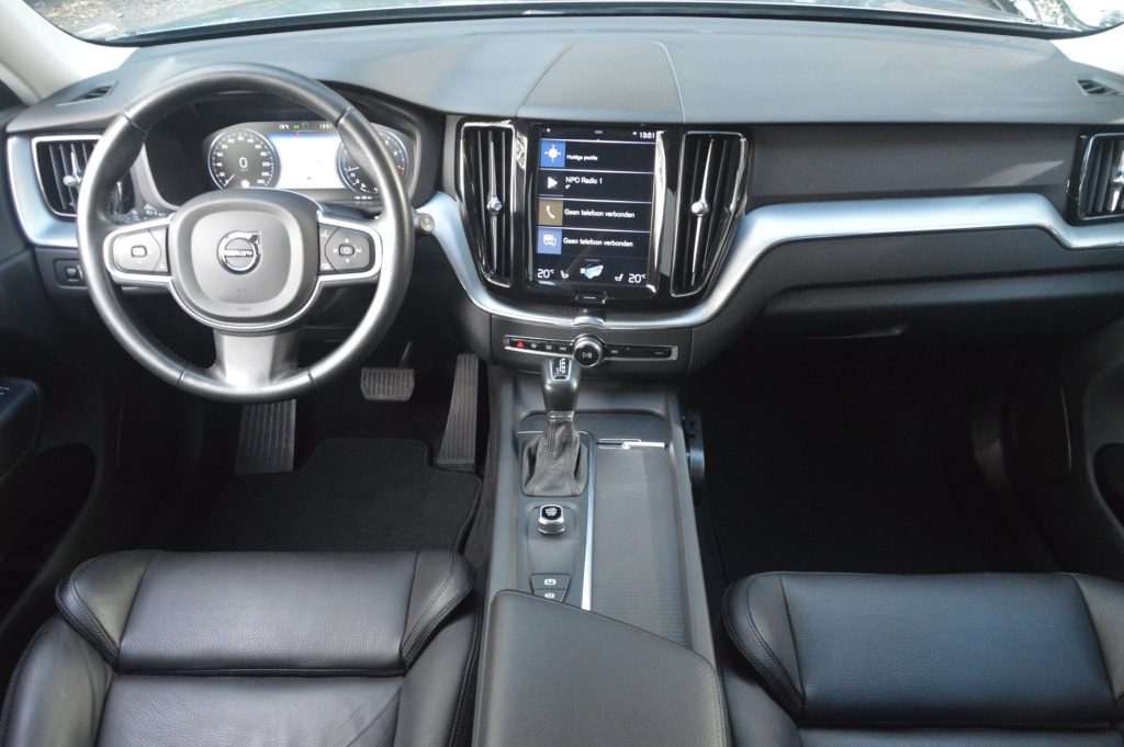 Volvo XC60 T5 Momentum - foto 6