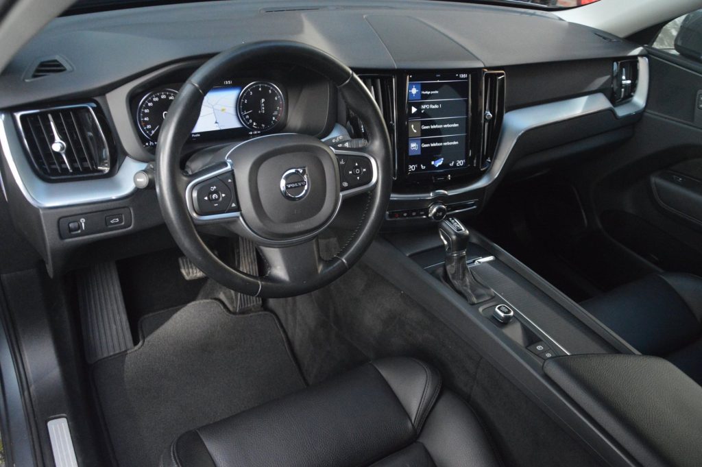 Volvo XC60 T5 Momentum - foto 7