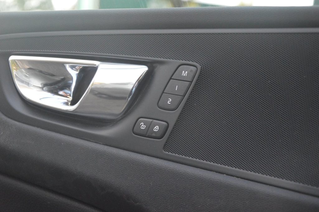 Volvo XC60 T5 Momentum - foto 23