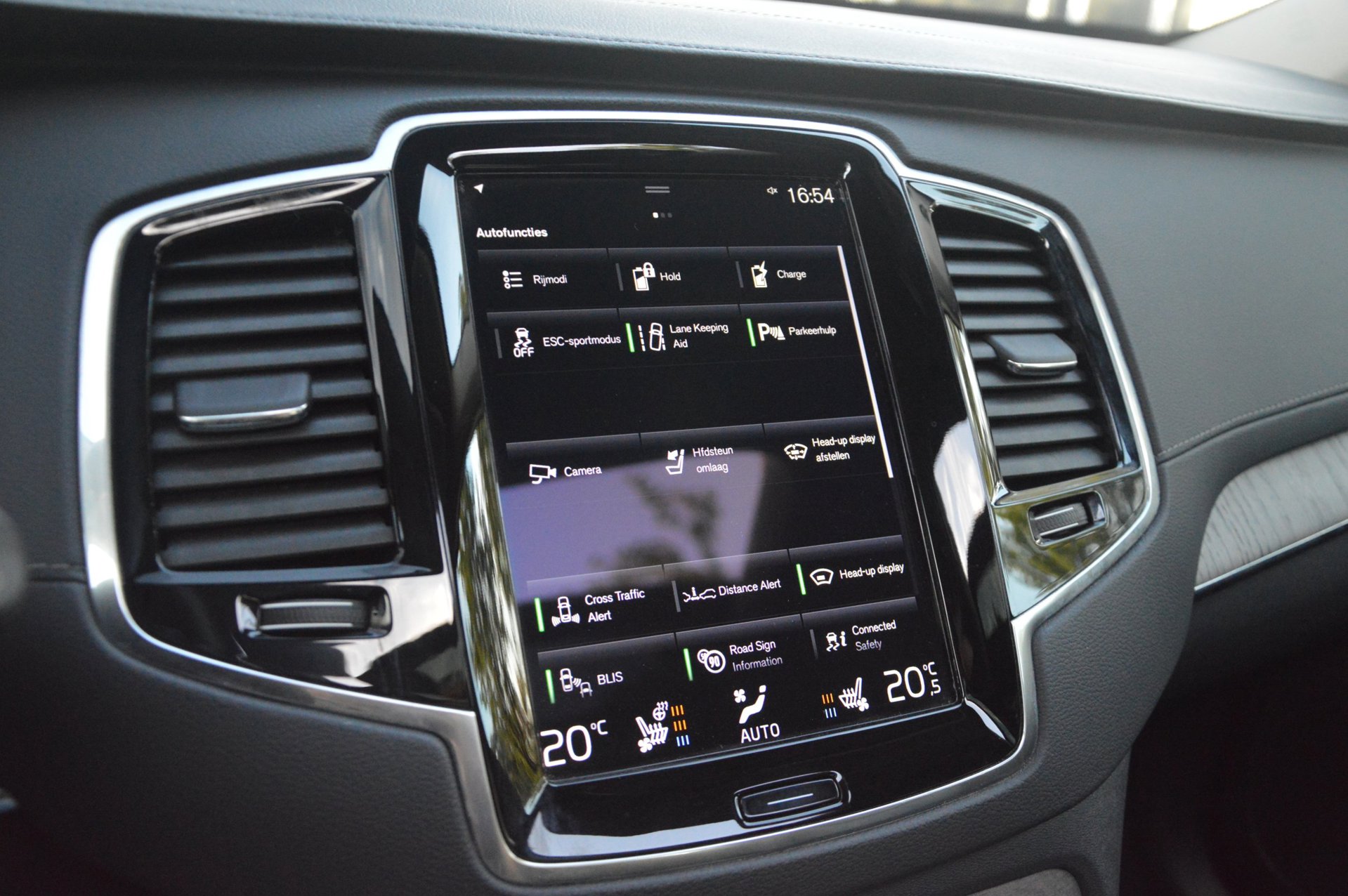 Volvo XC90 T8 Recharge LONG RANGE - foto 16