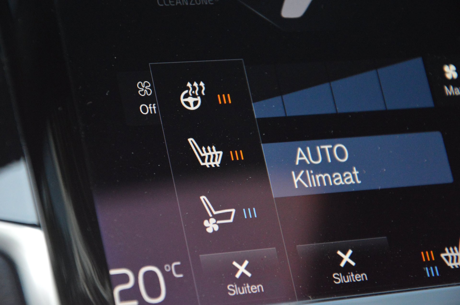 Volvo XC90 T8 Recharge LONG RANGE - foto 18