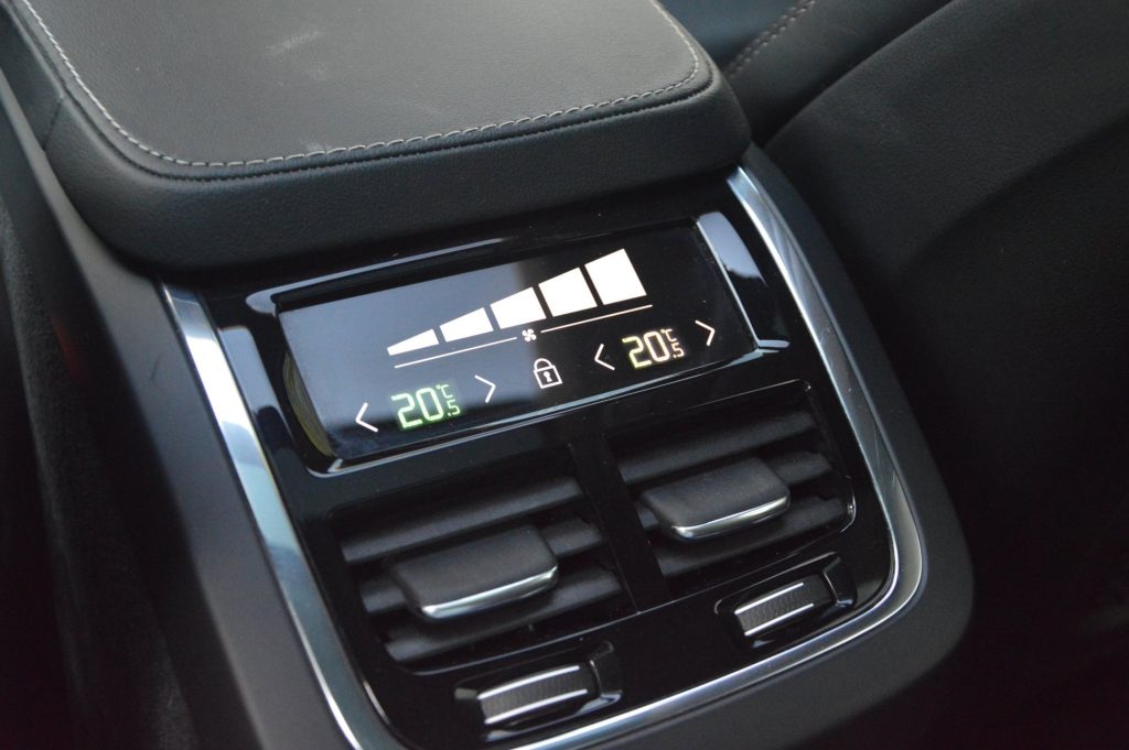 Volvo XC90 T8 Recharge LONG RANGE - foto 29