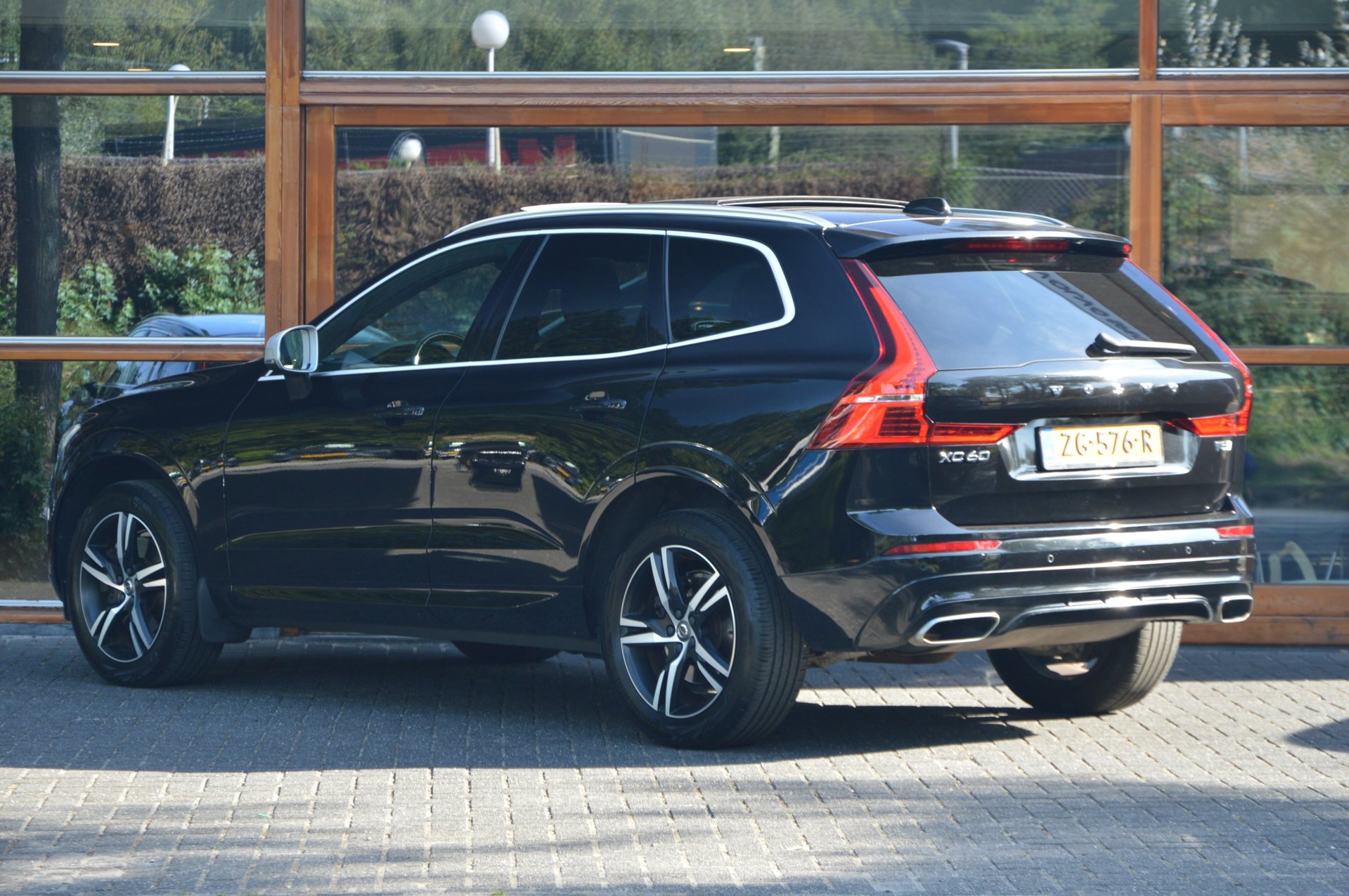 Volvo XC60 T5 R-Design - foto 3