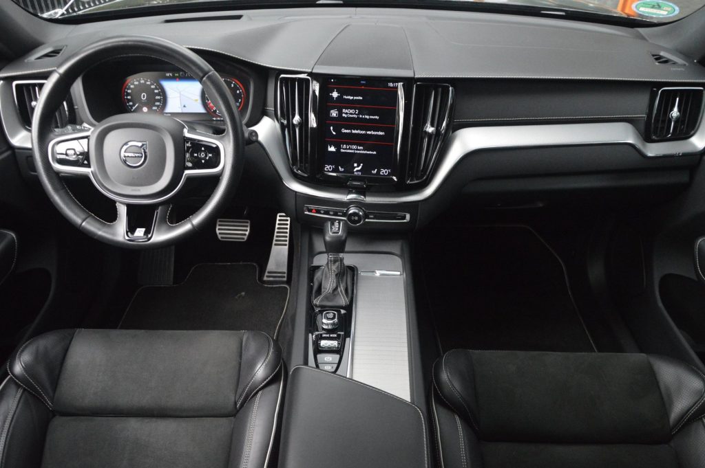 Volvo XC60 T5 R-Design - foto 6