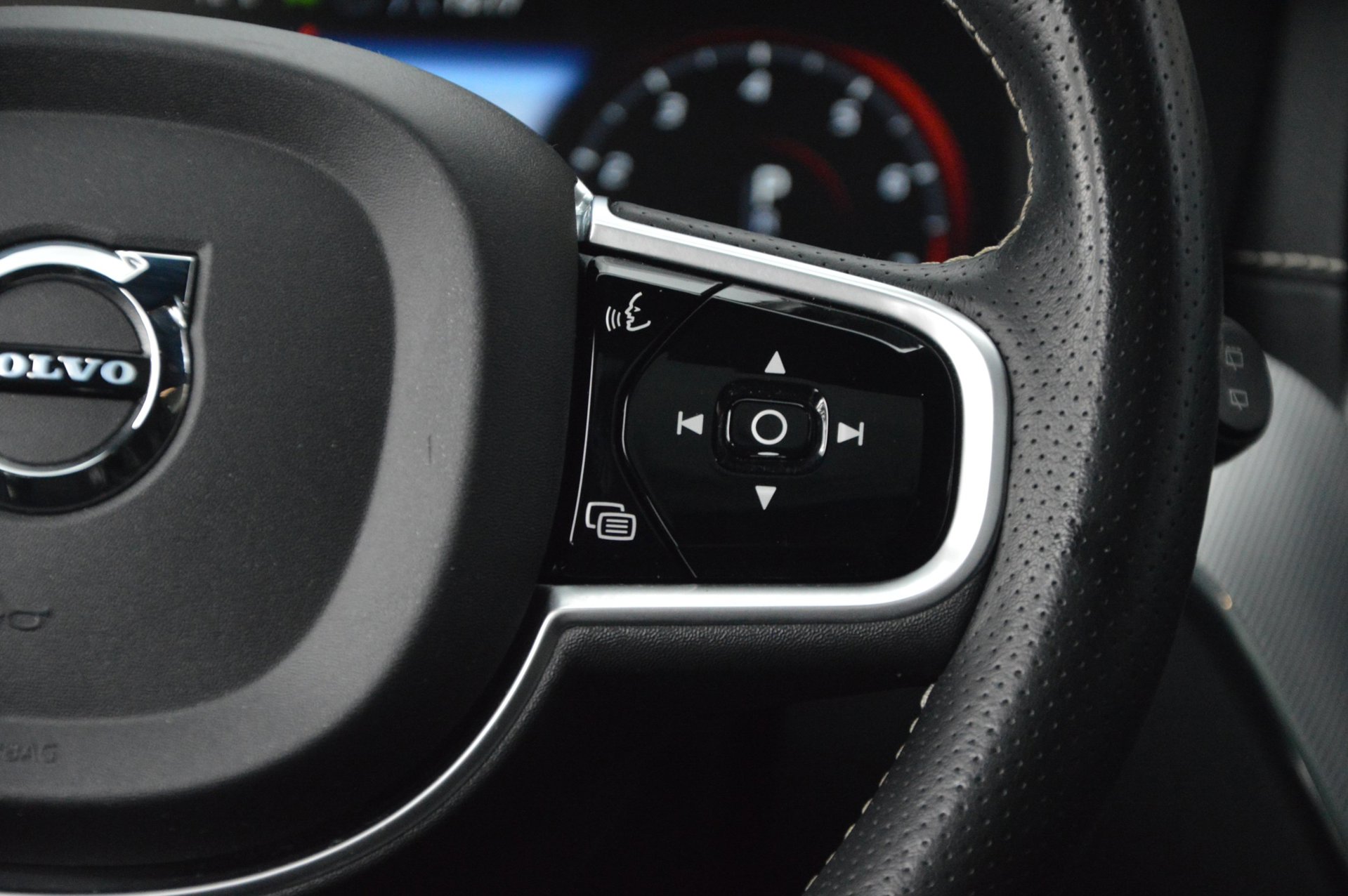 Volvo XC60 T5 R-Design - foto 11