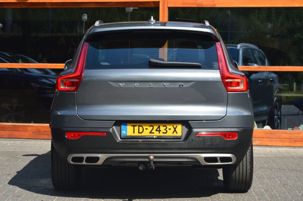 Volvo XC40 2.0 T4 Momentum - foto 5
