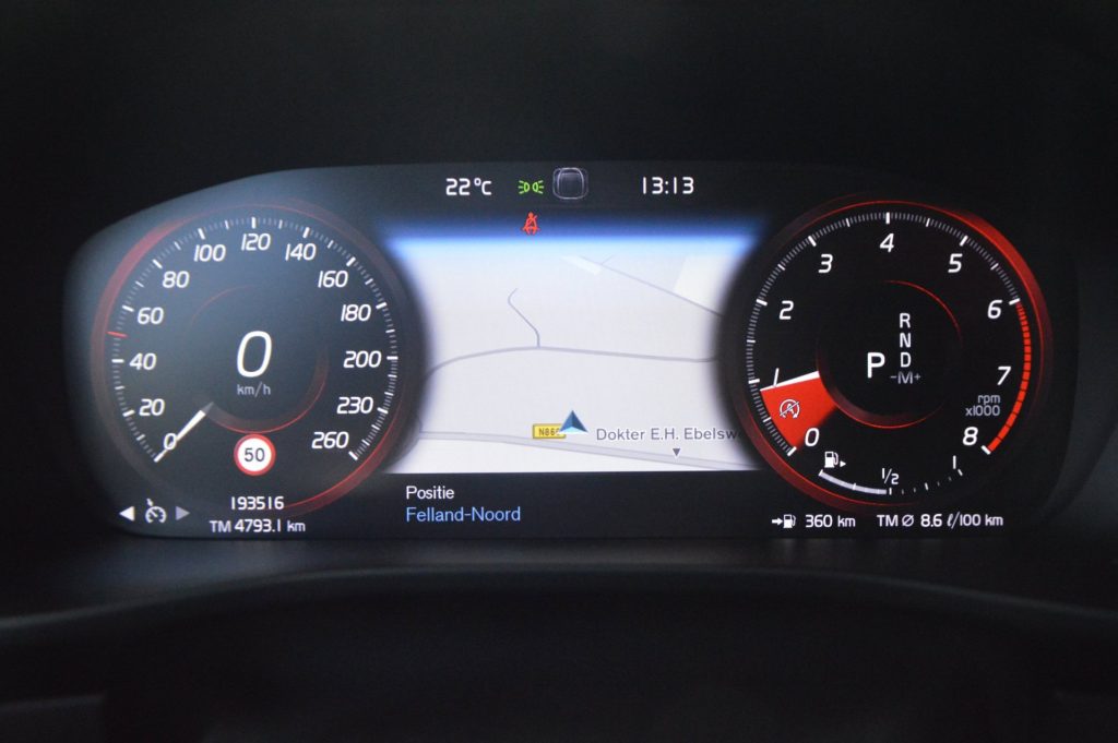 Volvo XC40 2.0 T4 Momentum - foto 10