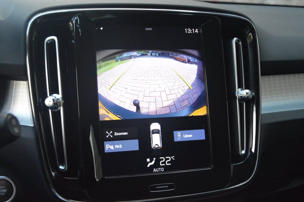 Volvo XC40 2.0 T4 Momentum - foto 12