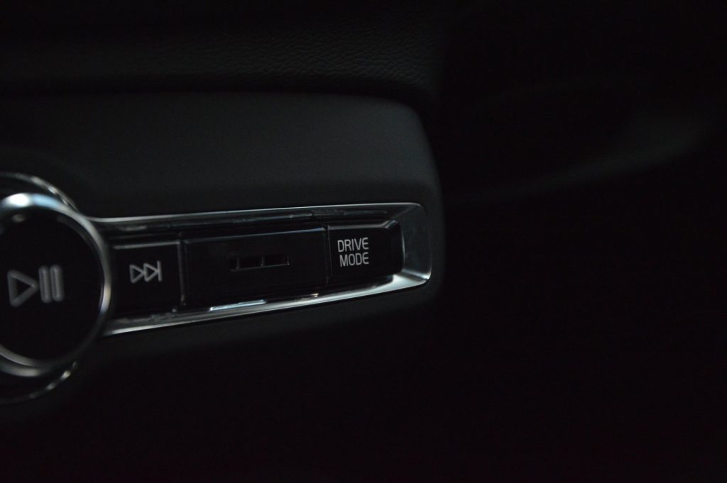 Volvo XC40 2.0 T4 Momentum - foto 15