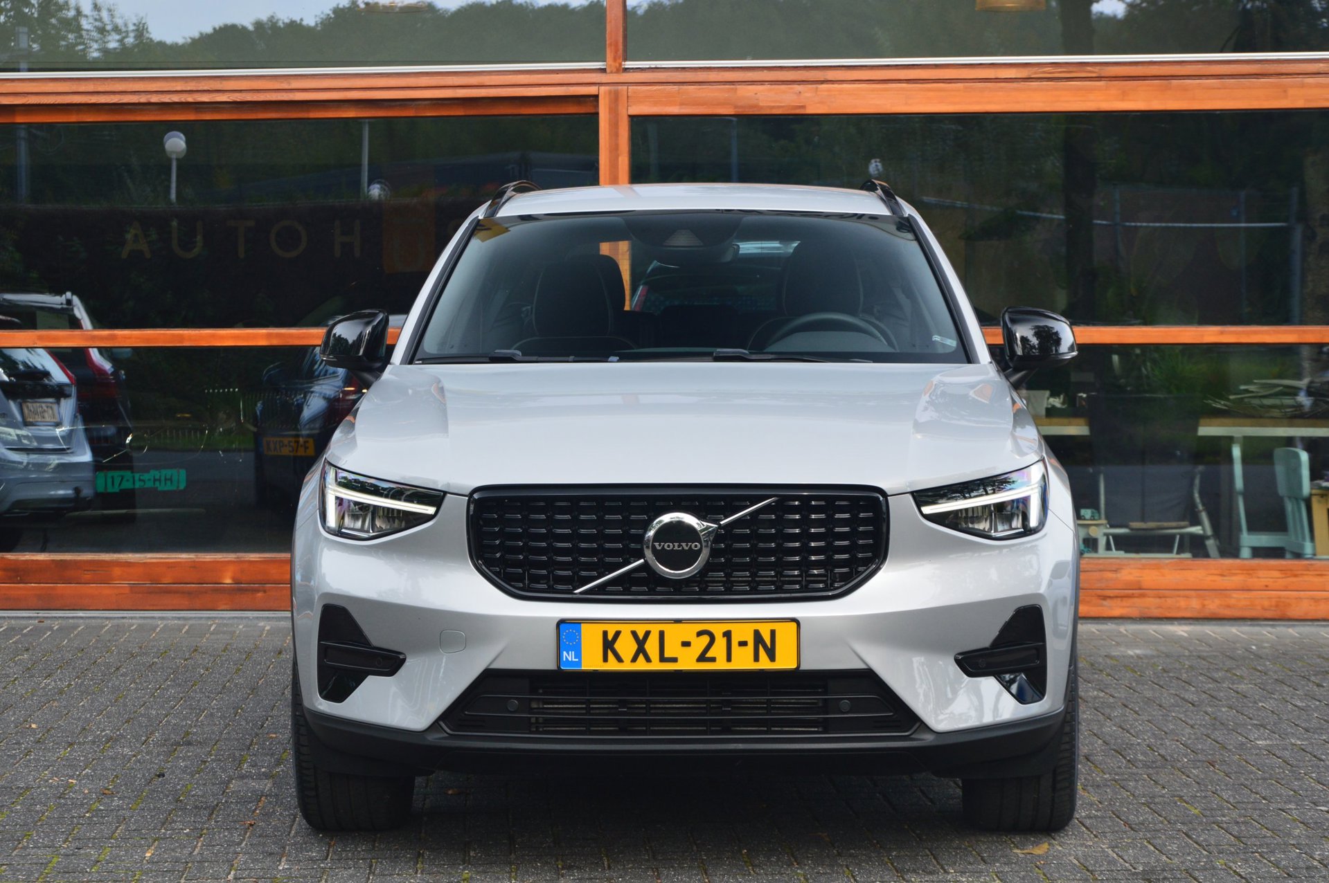 Volvo XC40 T4 Plug-in hybrid Plus Dark - foto 2
