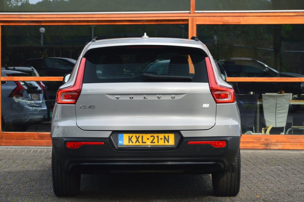 Volvo XC40 T4 Plug-in hybrid Plus Dark - foto 3