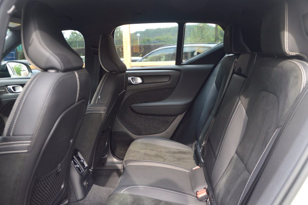 Volvo XC40 T4 Plug-in hybrid Plus Dark - foto 9