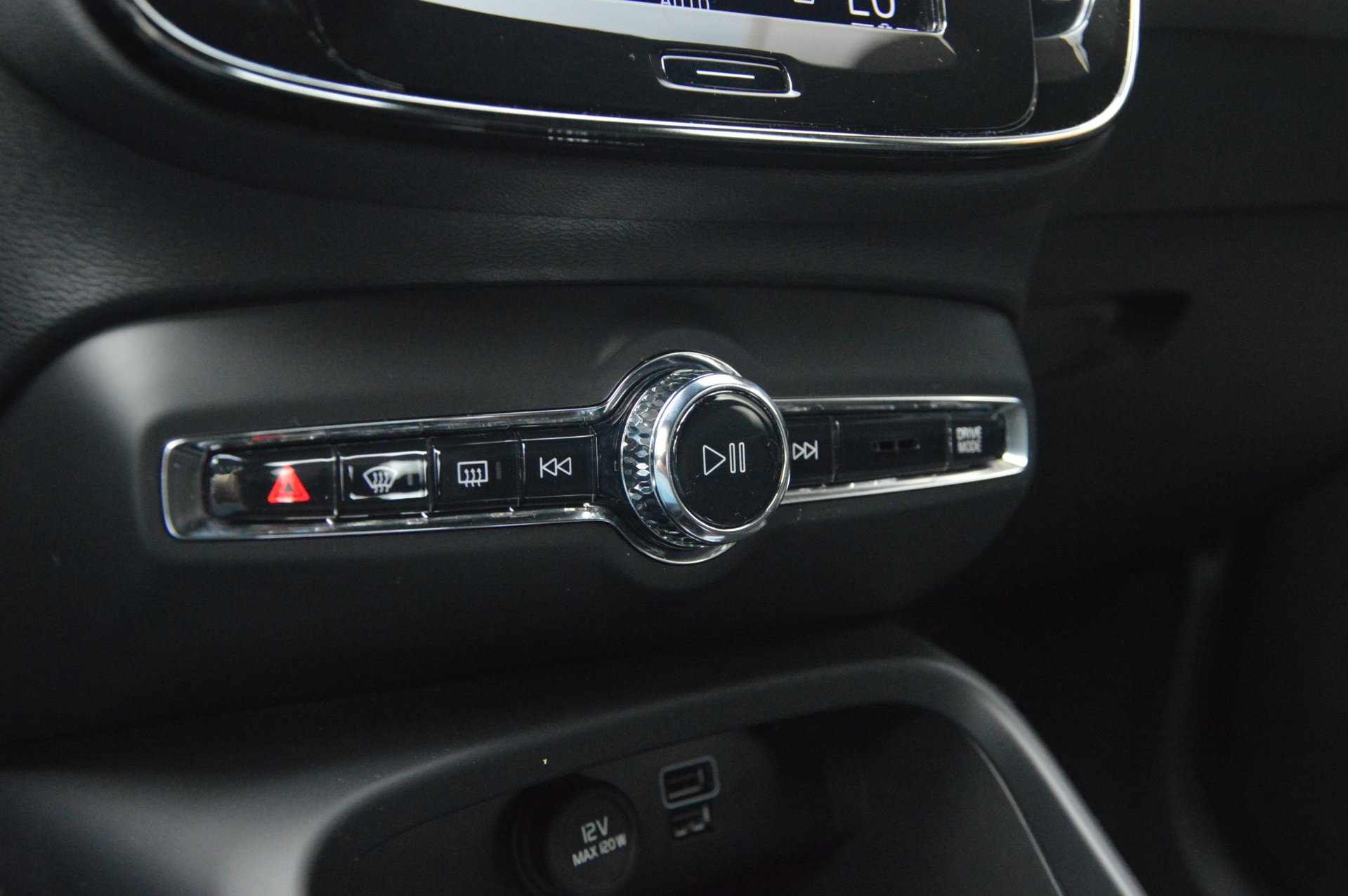 Volvo XC40 T4 Plug-in hybrid Plus Dark - foto 19