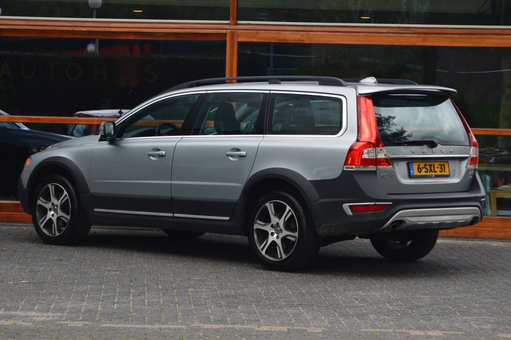 Volvo XC70 2.4 D5 Nordic+ AWD - foto 2