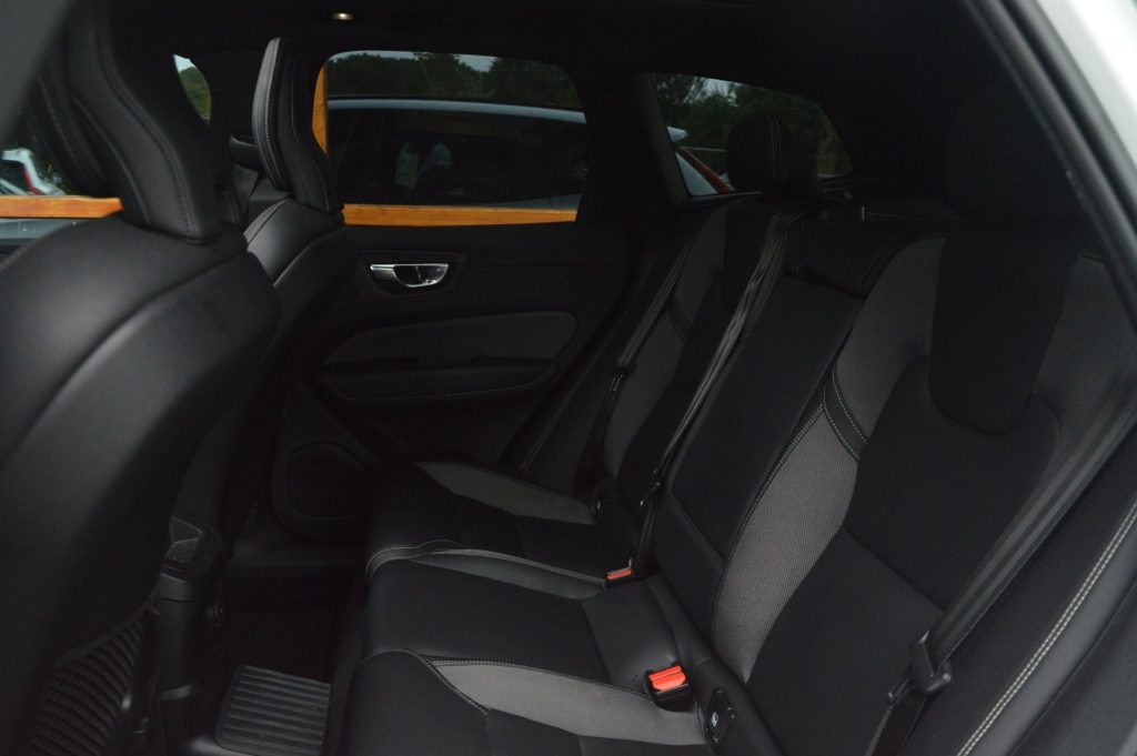 Volvo XC60 T8 Hybride AWD Ultra Black Edition - foto 7