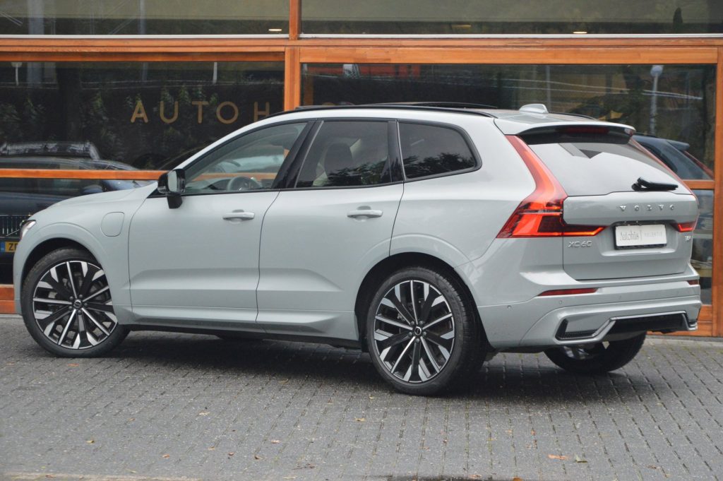 Volvo XC60 T8 Hybride AWD Ultra Dark Executive - foto 4