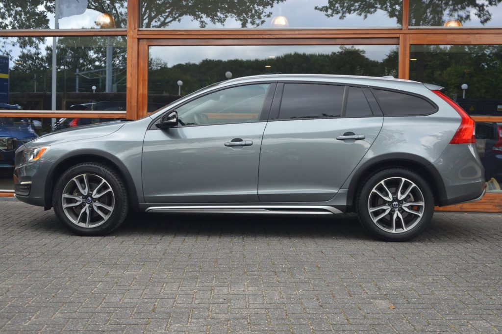 Volvo V60 Cross Country 2.0 T5 AWD Polar+ - foto 2