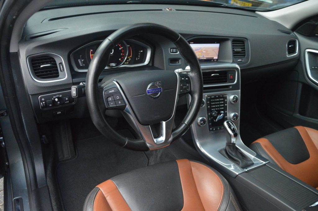 Volvo V60 Cross Country 2.0 T5 AWD Polar+ - foto 7