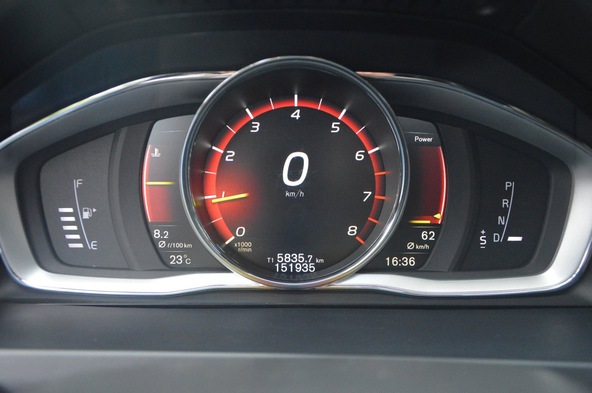 Volvo V60 Cross Country 2.0 T5 AWD Polar+ - foto 17