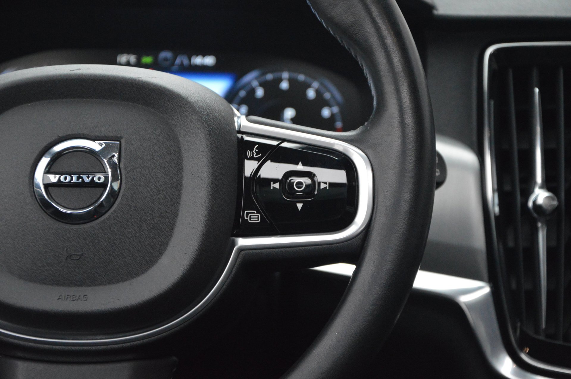 Volvo V90 Cross Country T5 AWD - foto 11