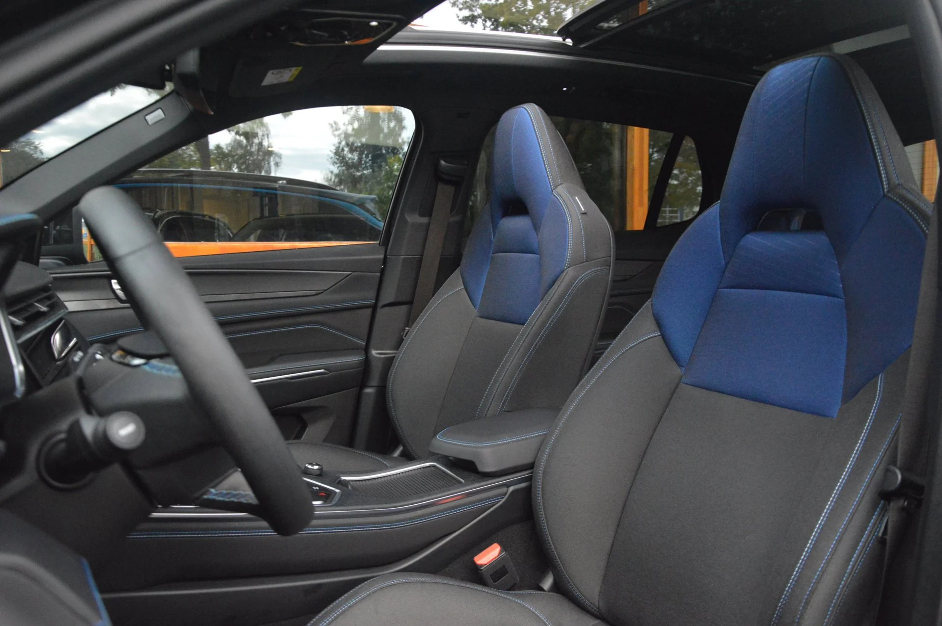 Lynk & Co 01 Hybrid - foto 6